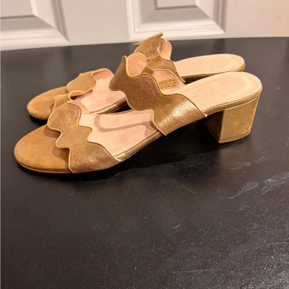 Patricia Green gold scalloped palm beach sandal with Block Heel size 8